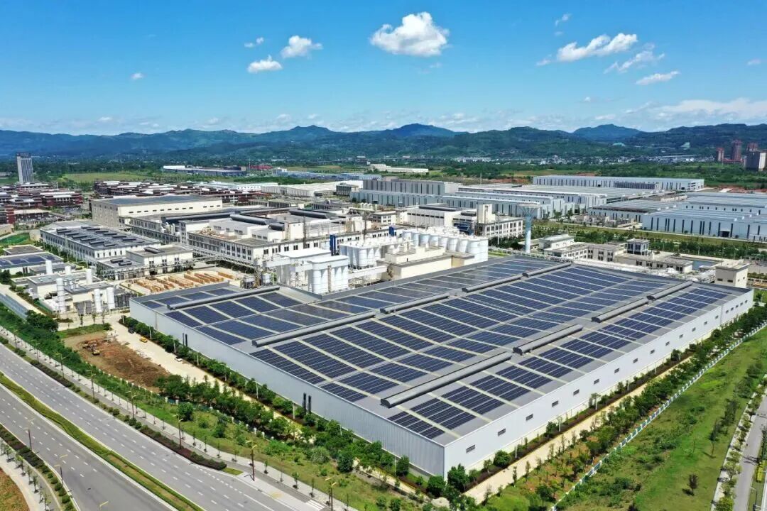 中國(guó)建材集團(tuán)8家企業(yè)獲評(píng)國(guó)家卓越級(jí)智能工廠(chǎng)，引領(lǐng)人工智能行業(yè)應(yīng)用系統(tǒng)集成服務(wù)新標(biāo)桿